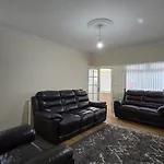 Entire Three Bedroom House In Birmingham