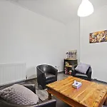 Stunning 5Bed House In Birmingham Contractors Also