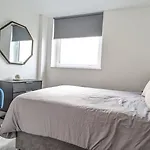 Modern 1 Bed Apt - 15 Mins To Solihull Centre