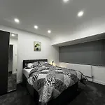 Lovely Home Near Bhx Airport, Nec
