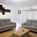 Greatmindz Abode