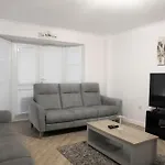 Greatmindz Abode