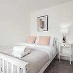 Moda Stays - Mull Croft House