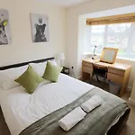 Easytravel Luxury Nec/Airport 3 Beds House