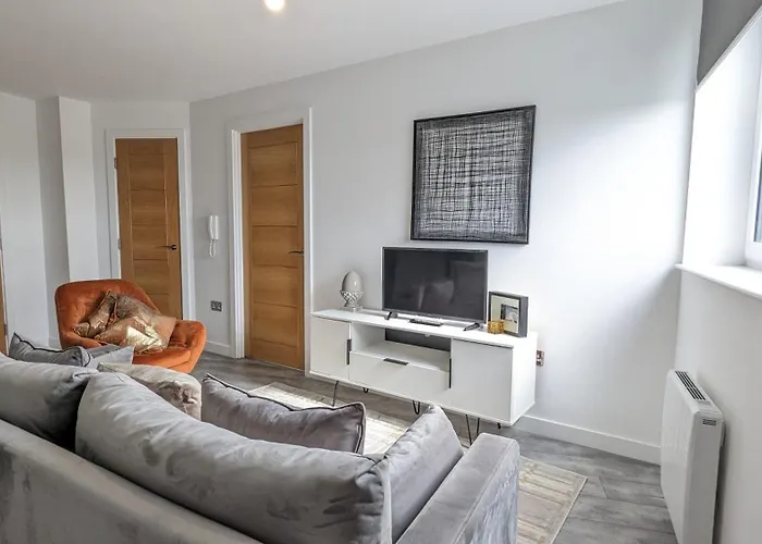 Modern 1 Bed Apt - 15 Mins To Solihull Centre
