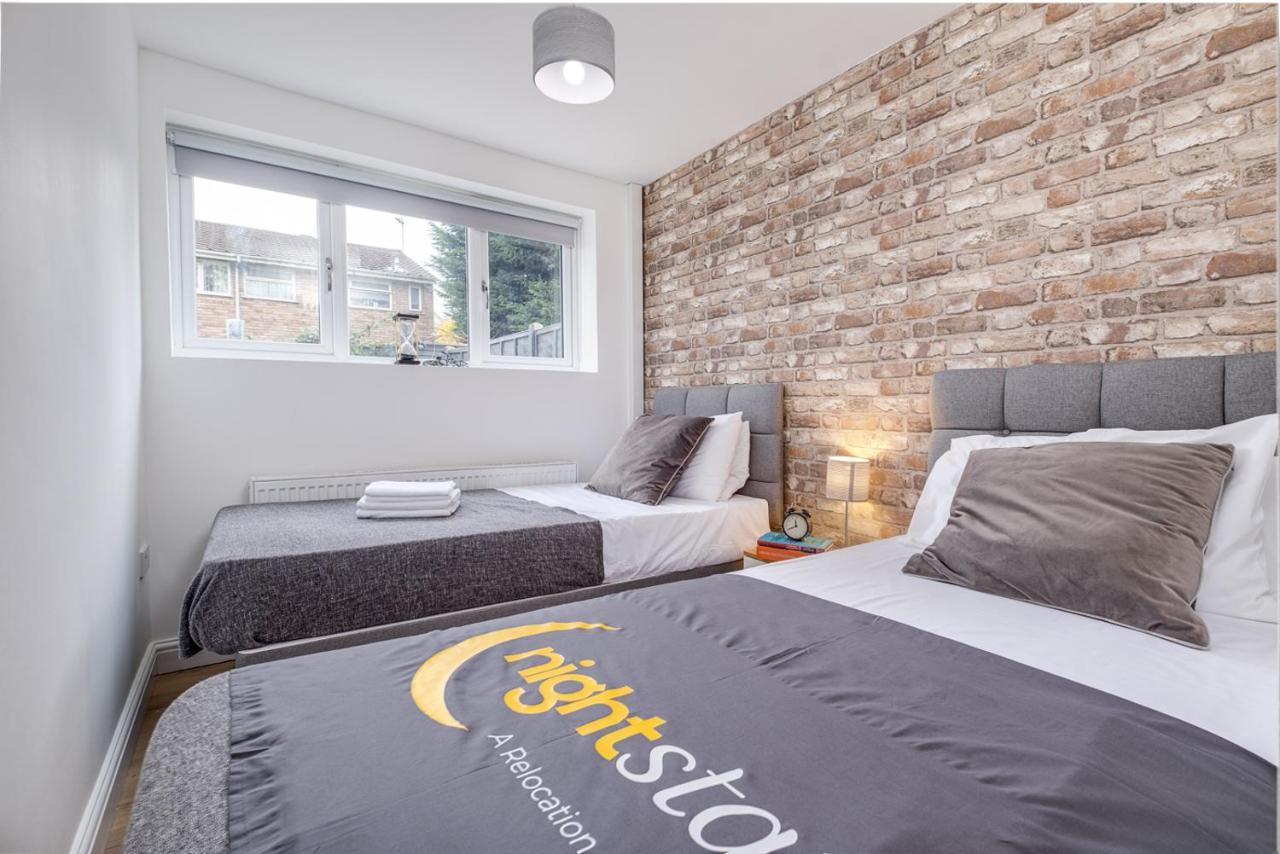 Night Stay - Alpha House (Adults Only) Holiday home