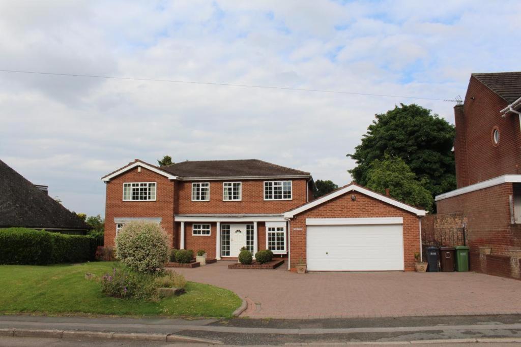 Villa Unwind In Comfort At Cosy Caradus Your 4 Bedroom Sweet Home!