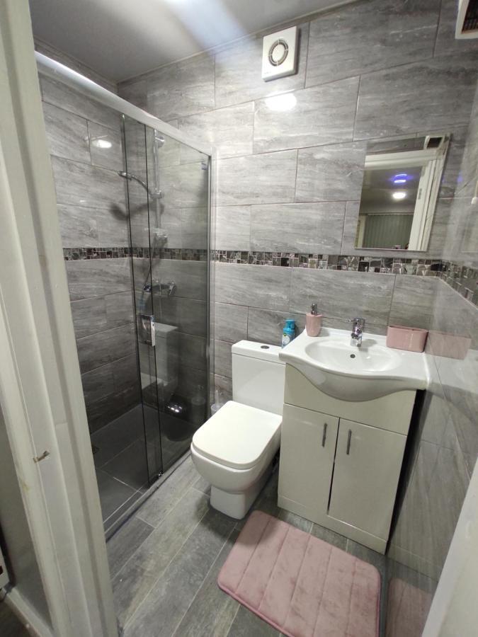 Double Size Bedroom Near Nec, Airport,city Centre