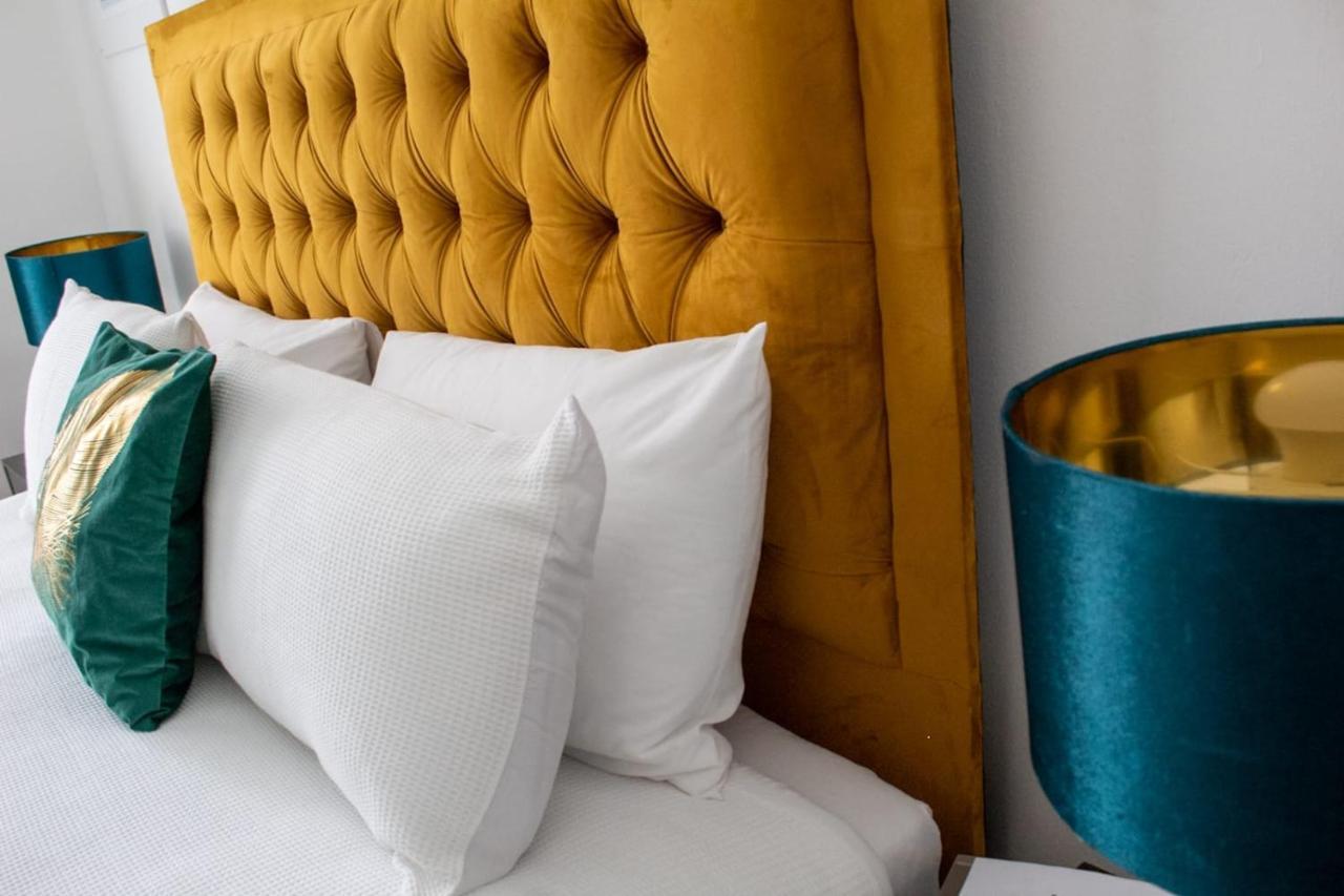Shm Stays: Convenient Long-term Hub Near & Airport Homestay *