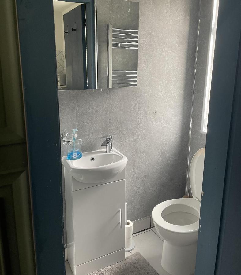 Apartment Entire Brand New Serviced In Moseley *