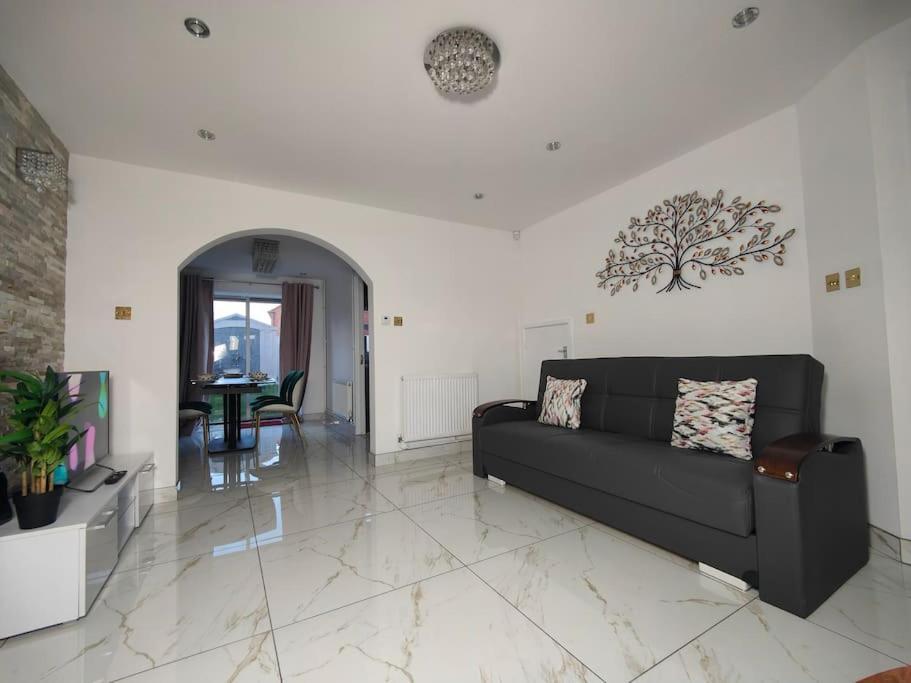 Tyburn Home, With Free Parking * Birmingham