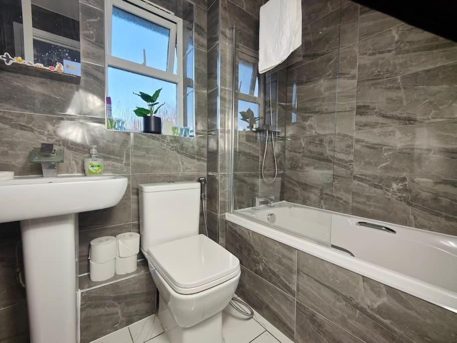 Tyburn Home, With Free Parking Apartment Birmingham