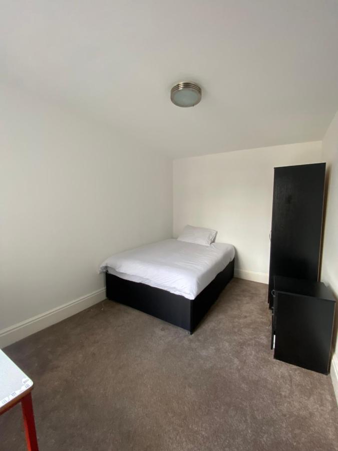 Base: Tranquil In The Heart Of Holiday home Birmingham