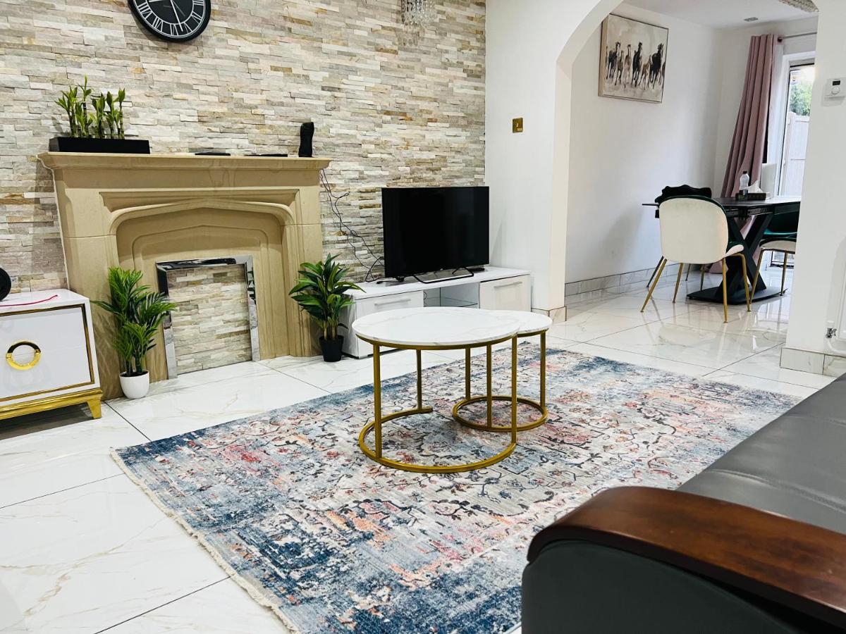 Apartment Tyburn Home, With Free Parking *