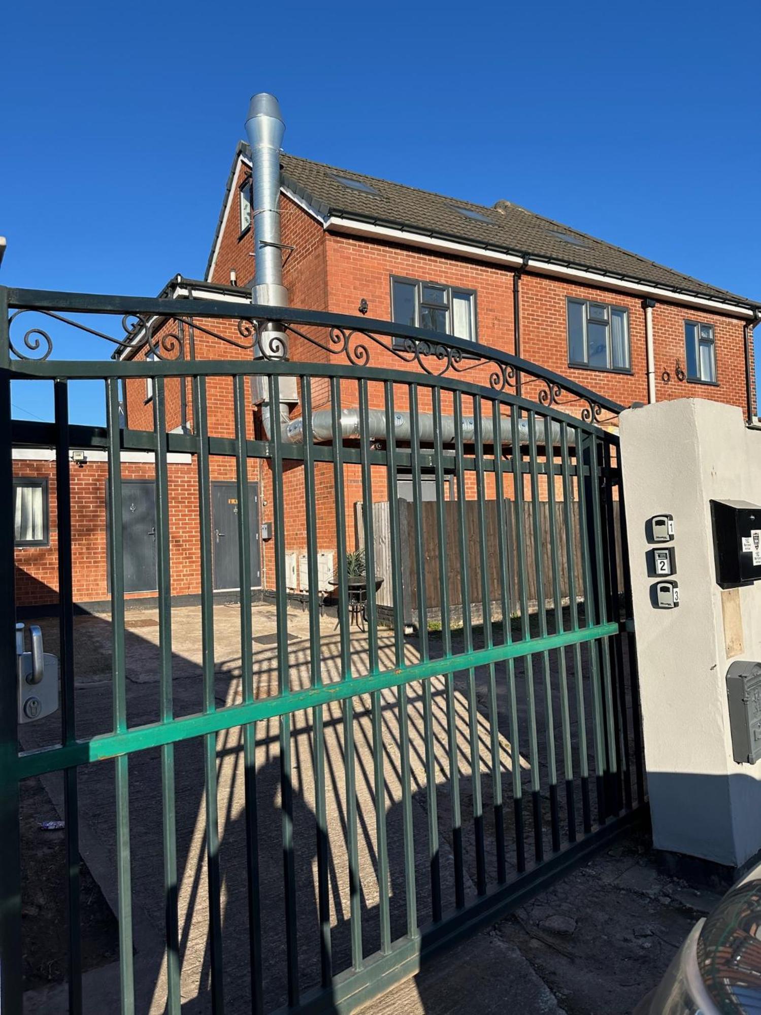 Cosy 3 Bed Near Airport & Nec Perfect For Groups & Contractors! Birmingham