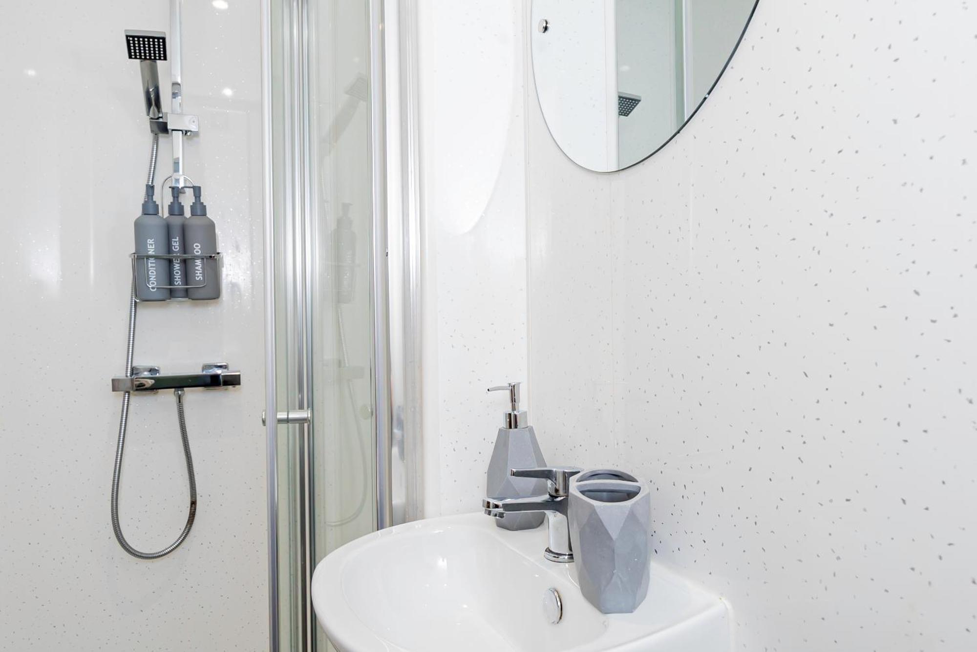 Families, Contractors, Business, Nec, Bhx, Airport *