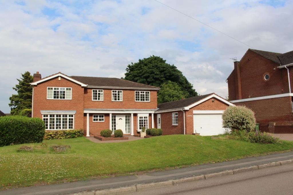 Unwind In Comfort At Cosy Caradus Your 4 Bedroom Sweet Home!
