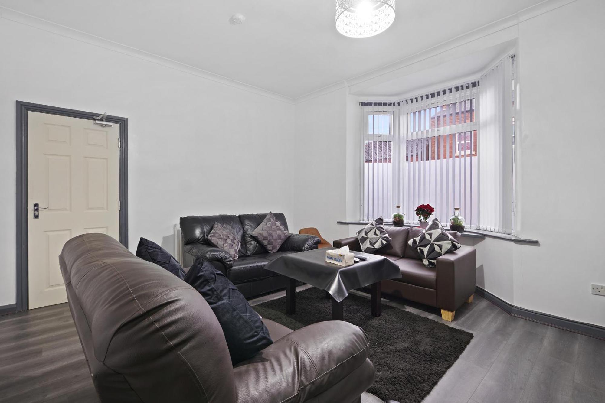 Holiday home Stunning 5bed House In Contractors Also Birmingham