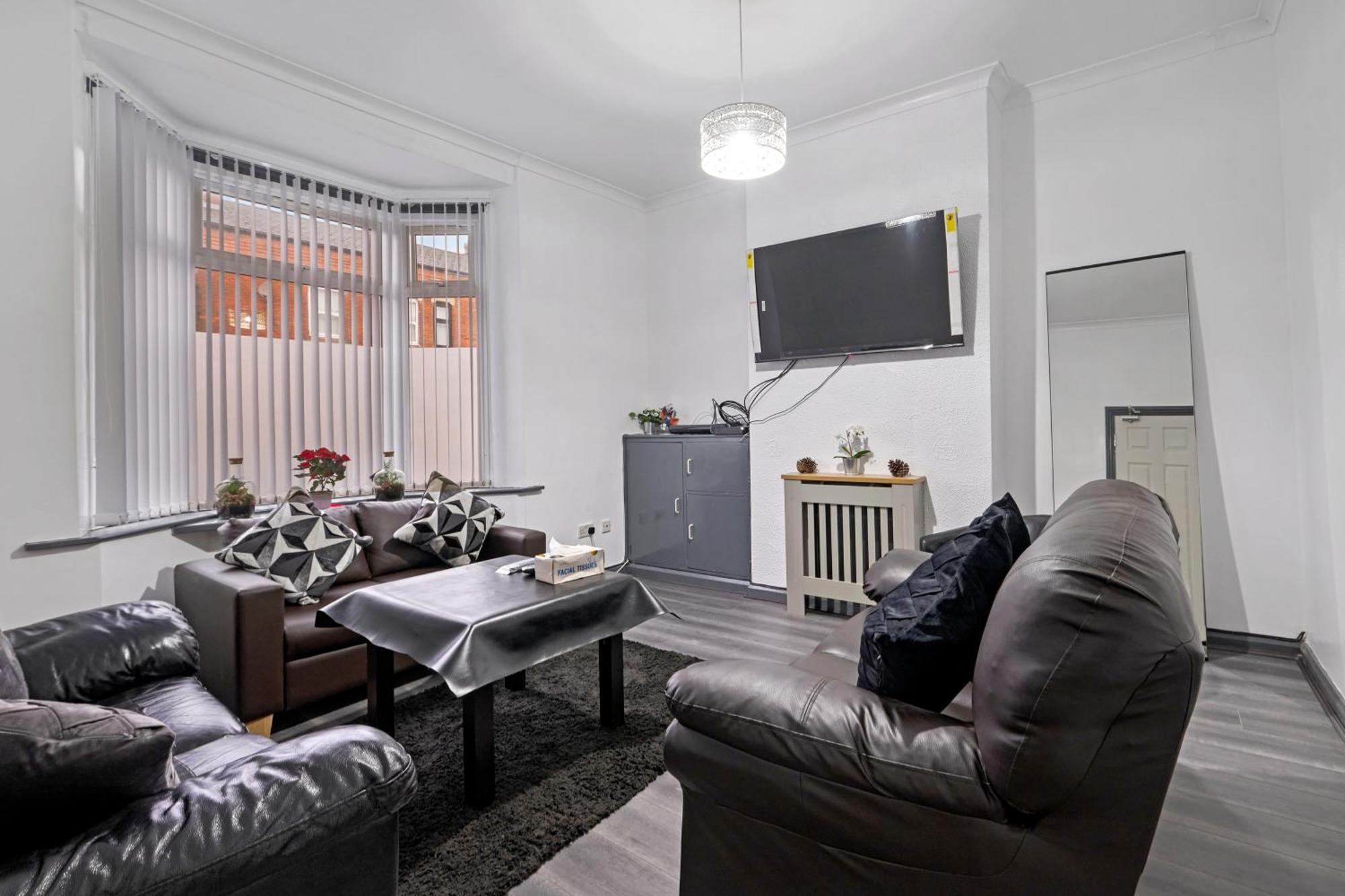 Stunning 5bed House In Contractors Also
