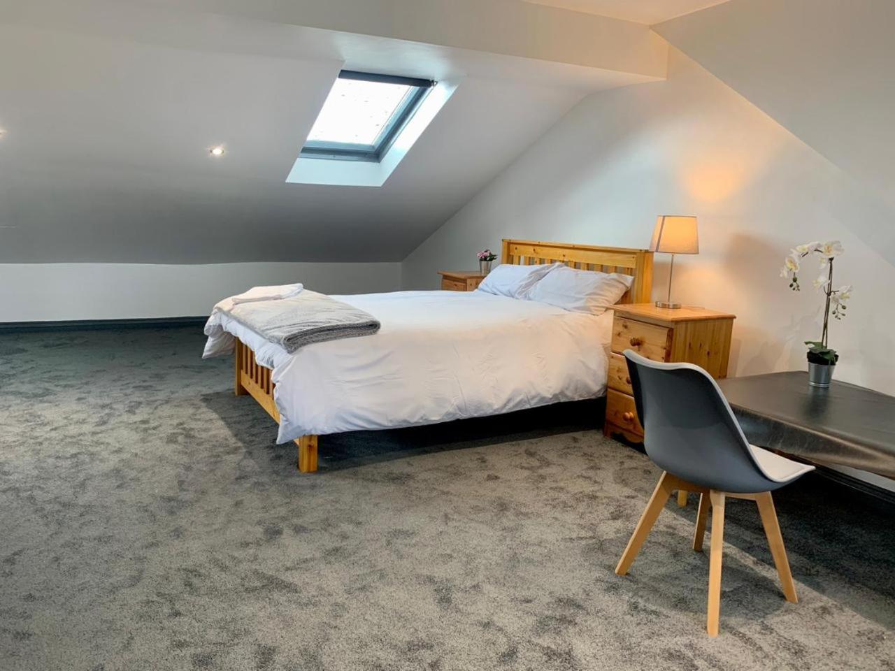 Holiday home Stunning 5bed House In Contractors Also Birmingham