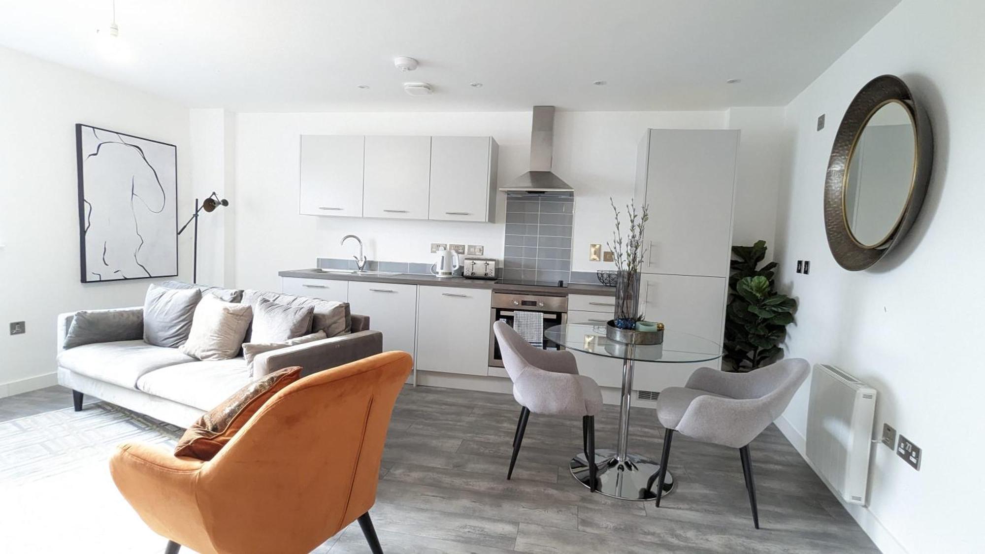 Apartment Modern 1 Bed Apt - 15 Mins To Solihull Centre