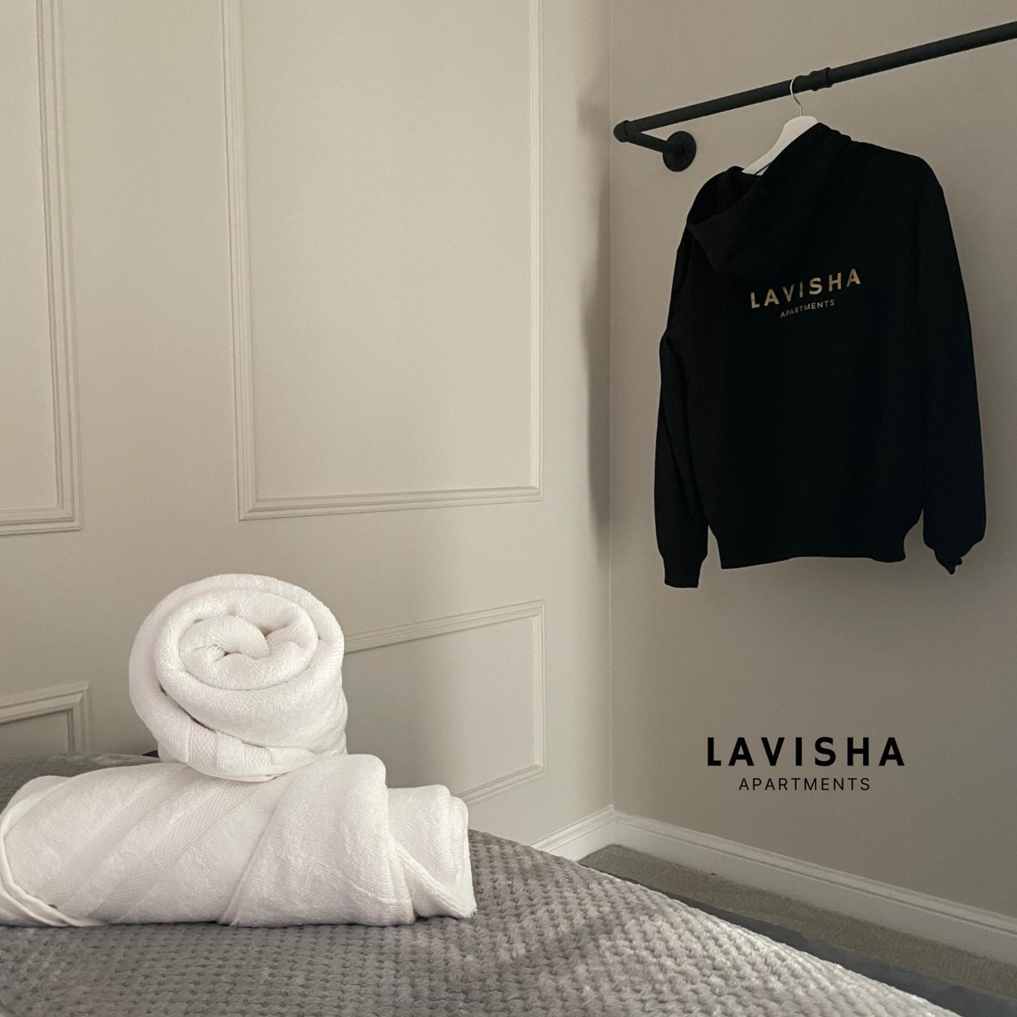 Stylish! 3 Bedroom Centre + Free Parking *