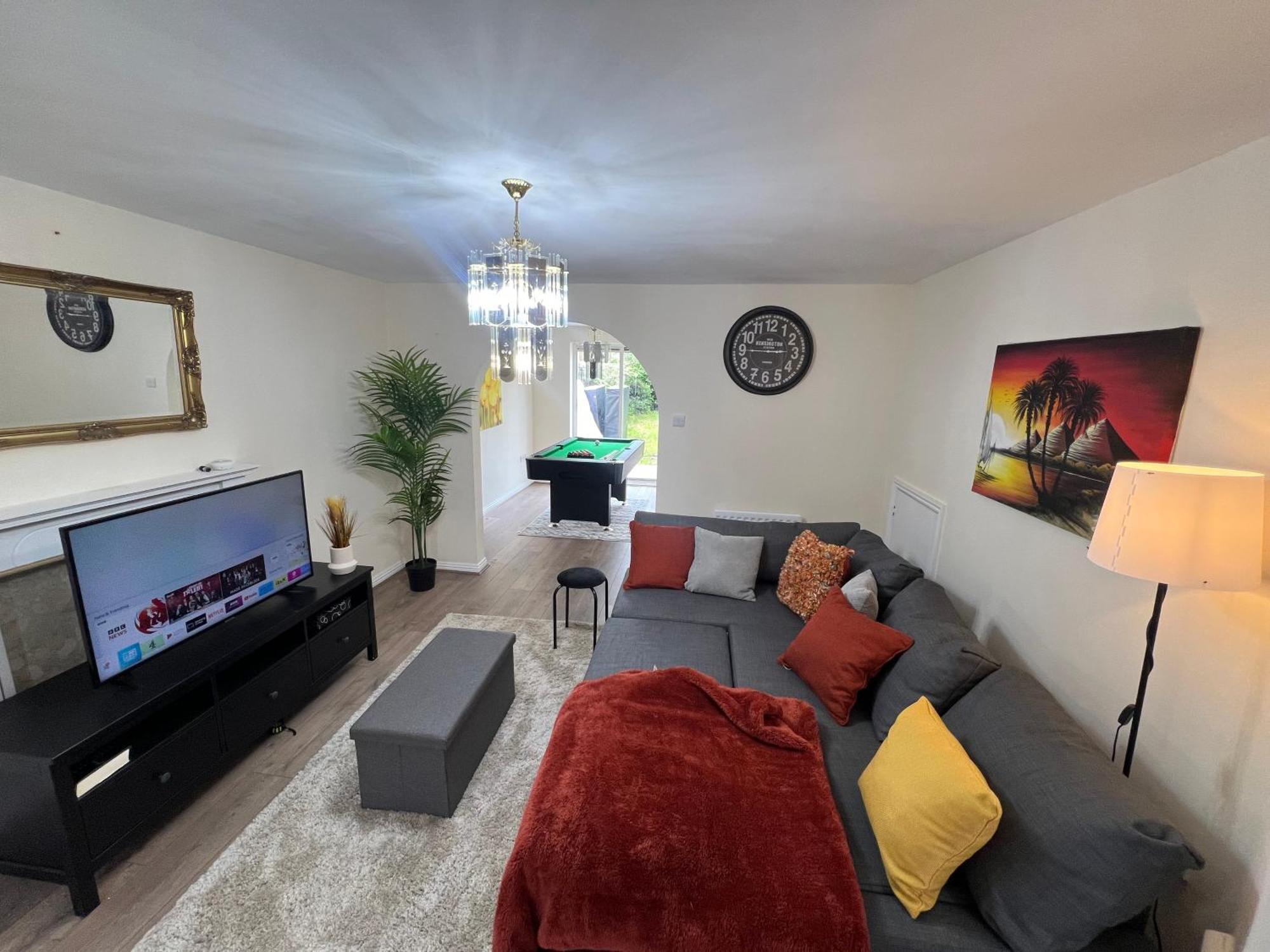 Cozy 3 Bedroom House In With Pool Table Apartment Birmingham