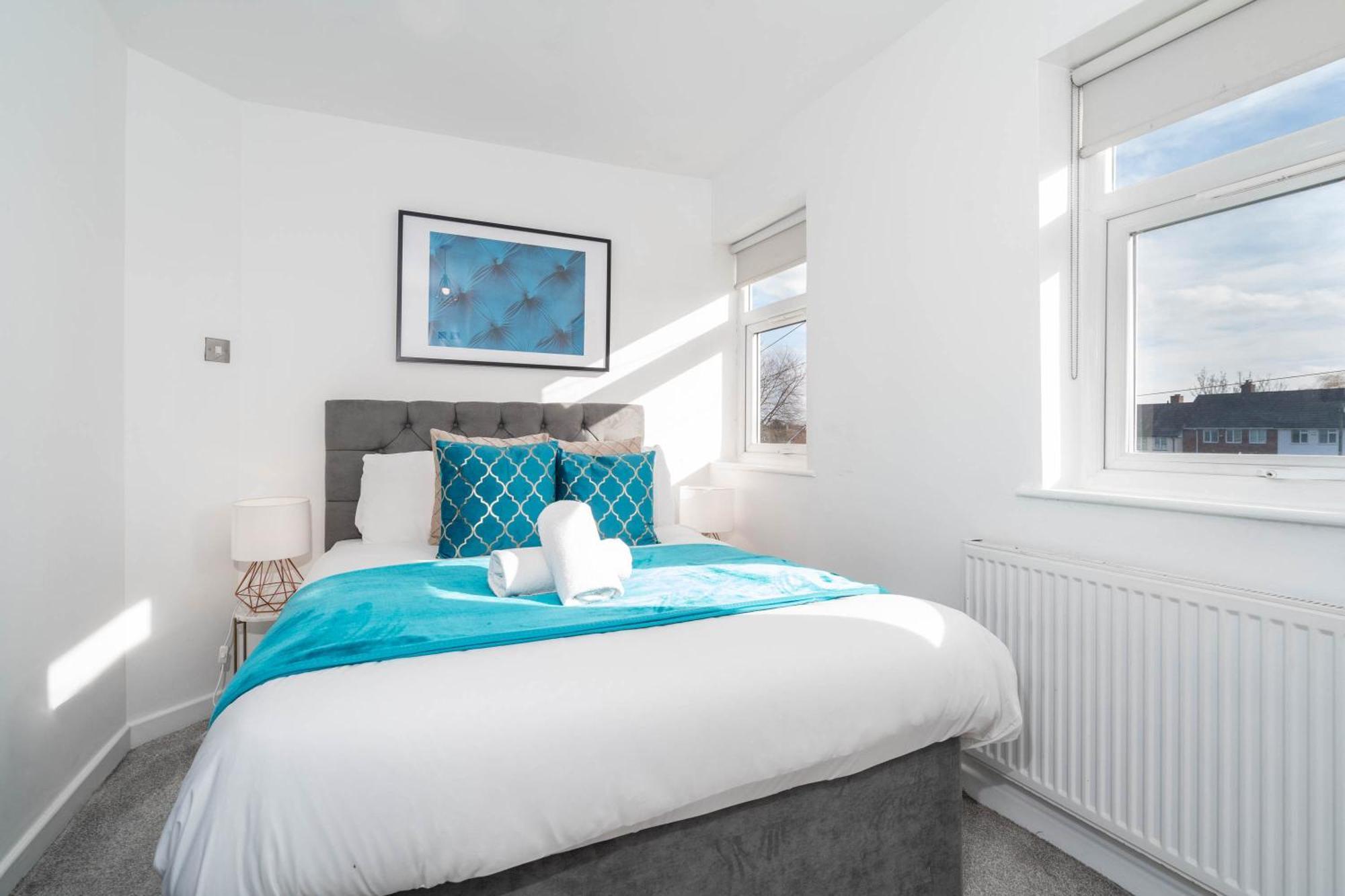 Holiday home Five Bedroom House - Five Bathrooms - Off-street Parking - Garden - 376m