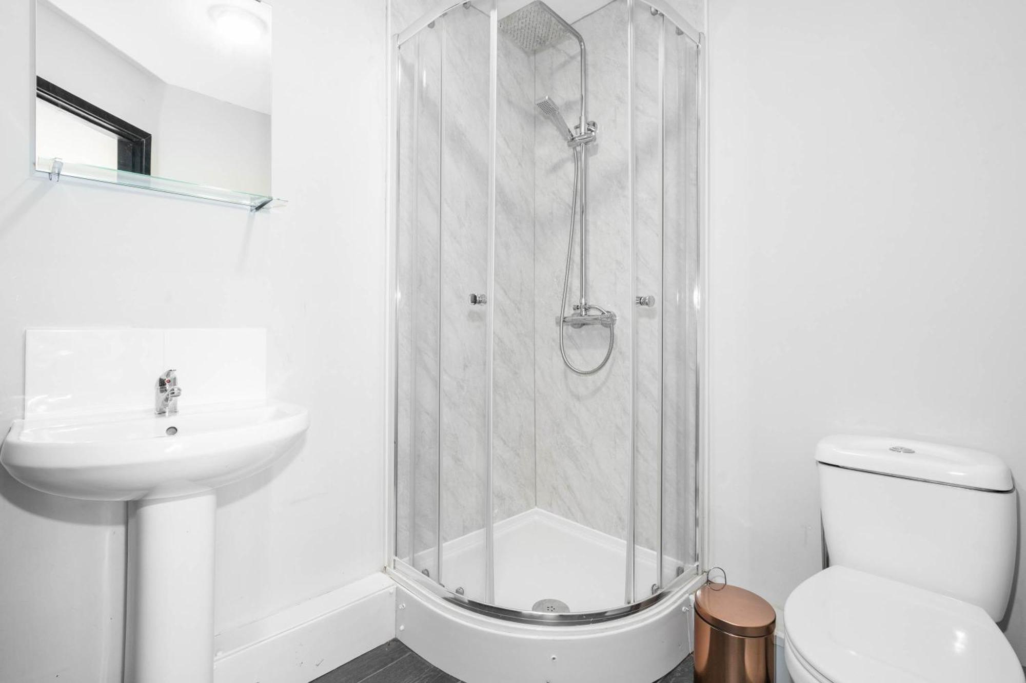 Holiday home Five Bedroom House - Five Bathrooms - Off-street Parking - Garden - 376m Birmingham