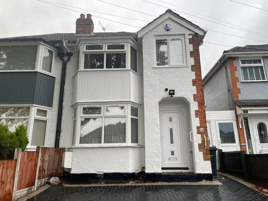 Lovely Near Bhx Airport, Nec *