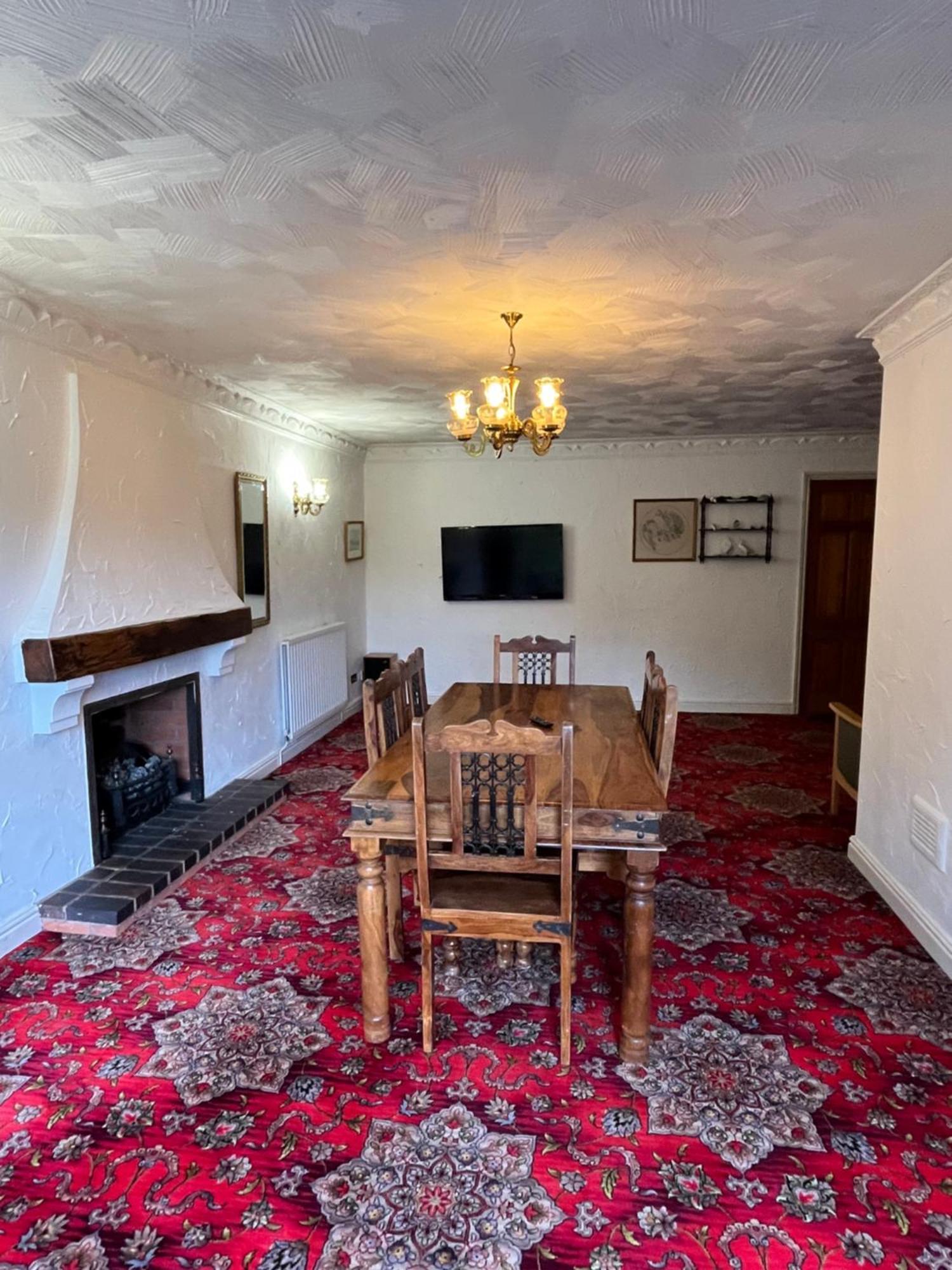 Unwind In Comfort At Cosy Caradus Your 4 Bedroom Sweet Home!