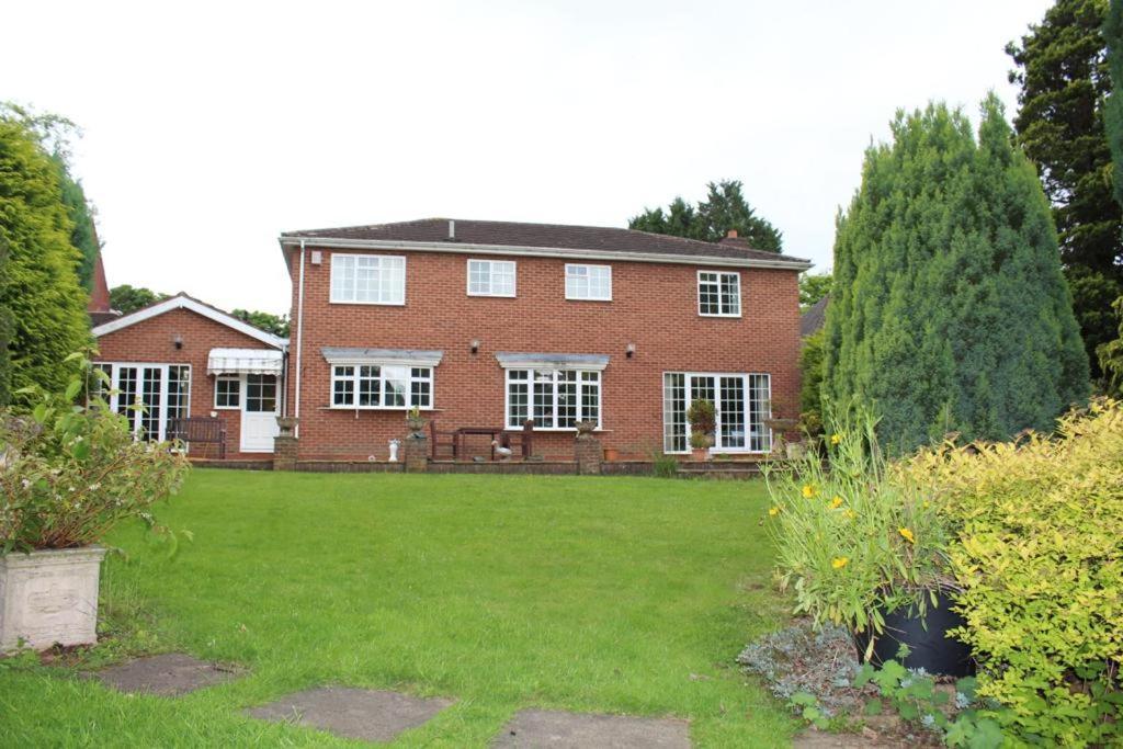 Villa Unwind In Comfort At Cosy Caradus Your 4 Bedroom Sweet Home! *