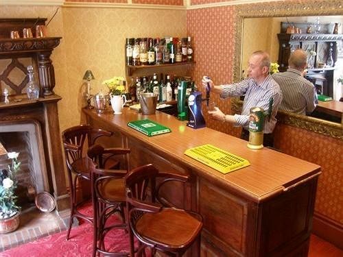 Inn The Tudor Court 3*