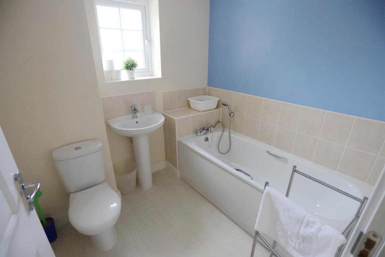 Easytravel Luxury Nec/airport 3 Beds House Apartment *
