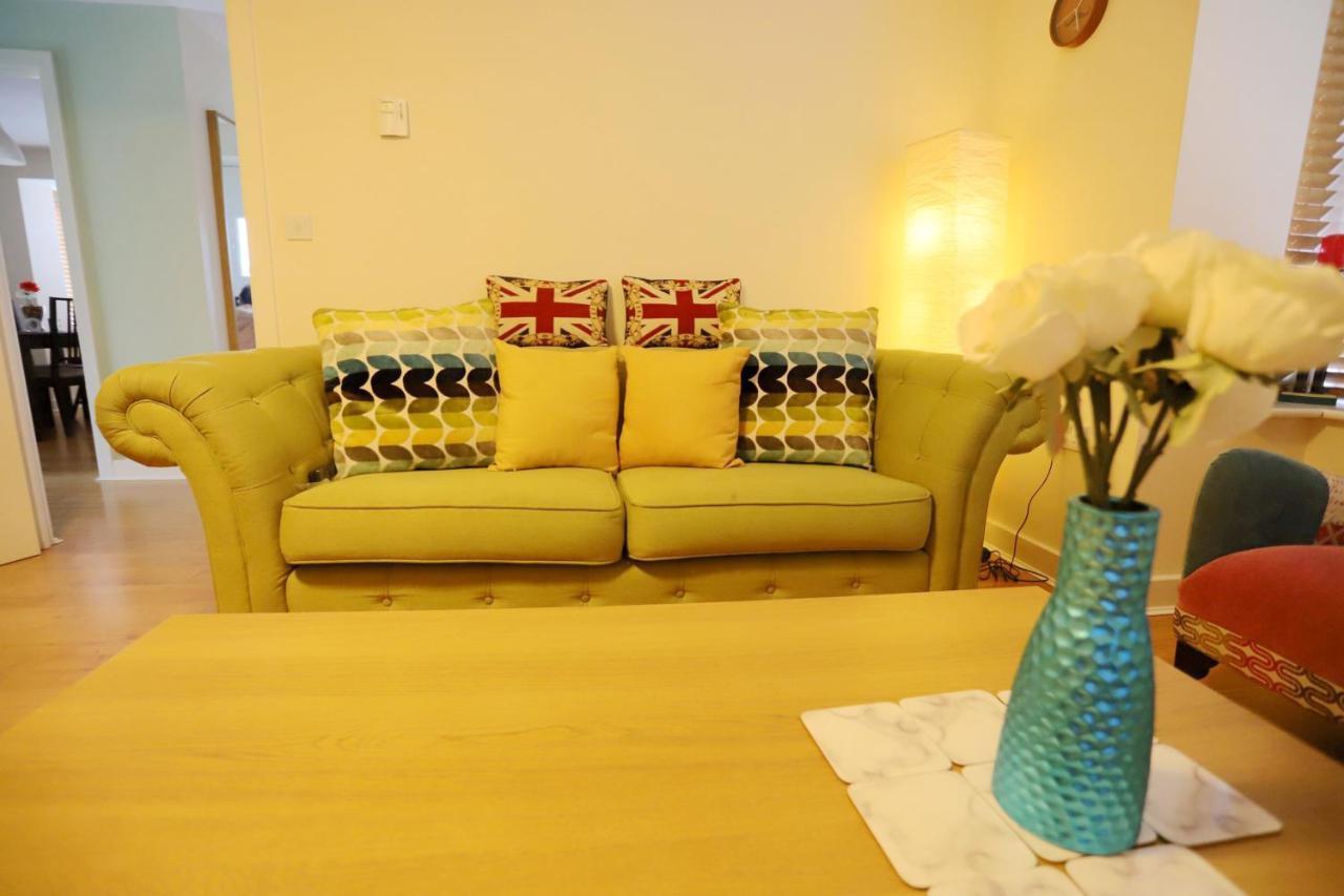 Easytravel Luxury Nec/airport 3 Beds House Apartment *