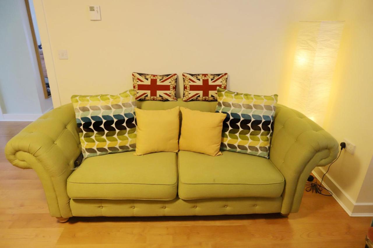 Easytravel Luxury Nec/airport 3 Beds House Birmingham