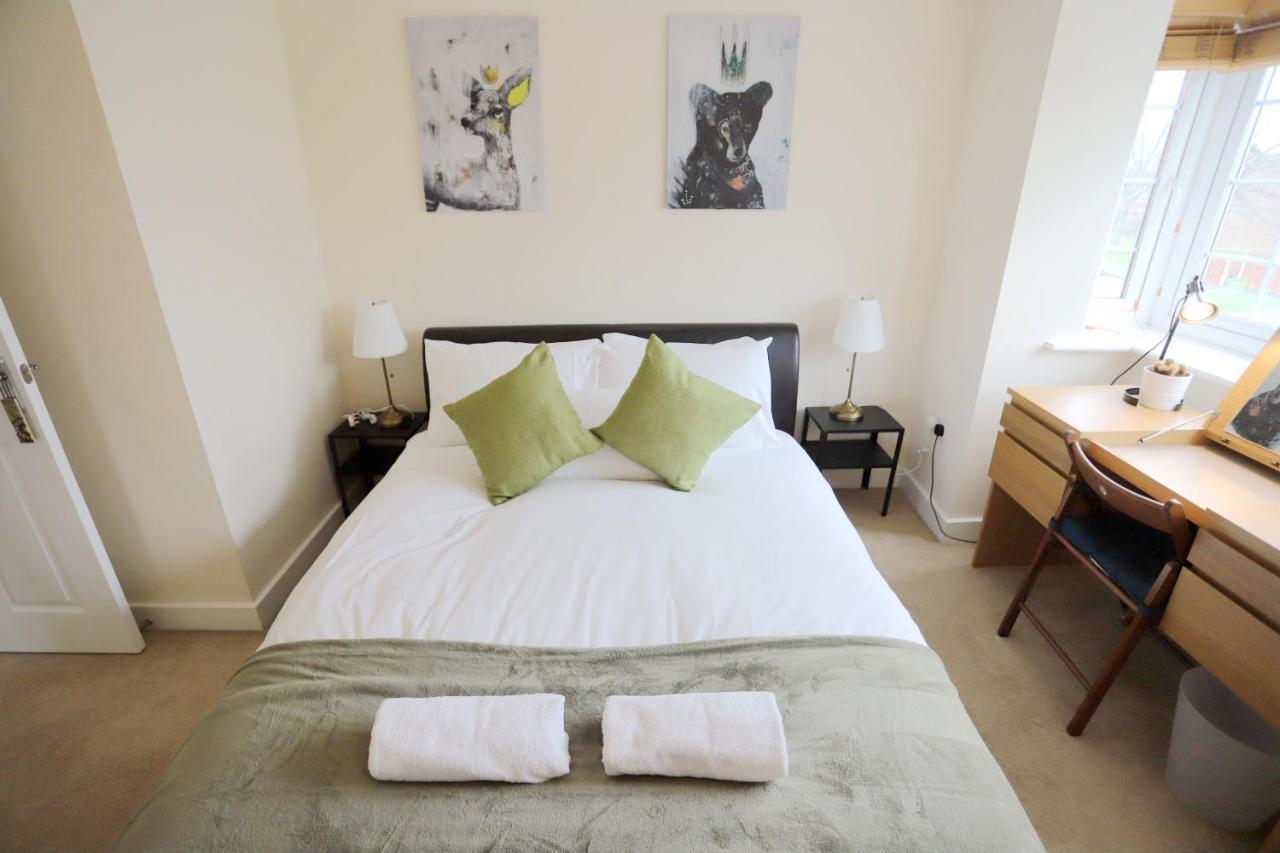 Easytravel Luxury Nec/airport 3 Beds House Apartment