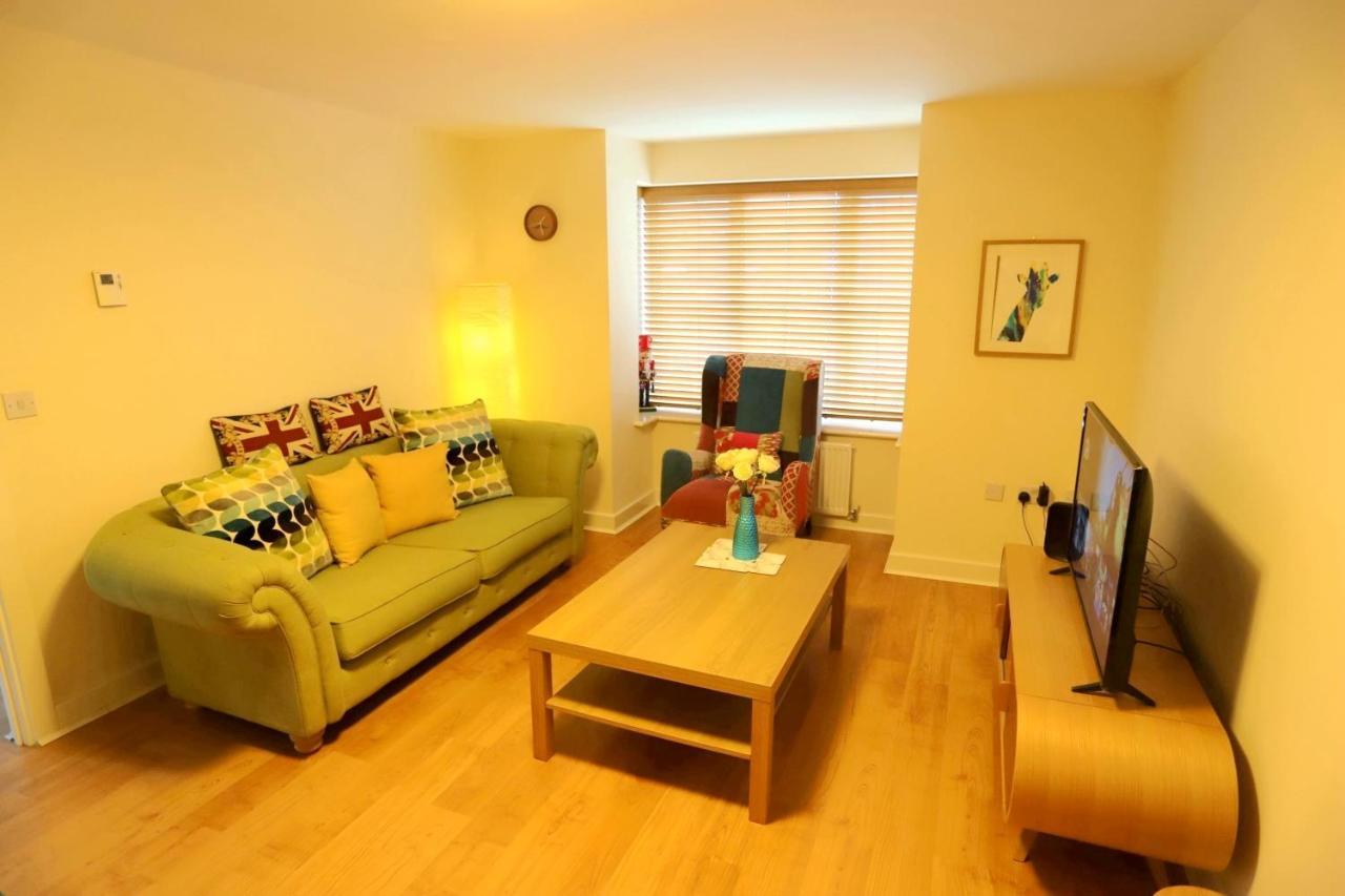 Easytravel Luxury Nec/airport 3 Beds House *