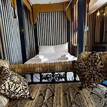 Sparkle Hotel