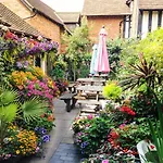 Bournville House & Cafe
