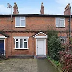 Birmingham Coplow, 3 Bedrooms House, With 6 Beds, 2X Doubles Beds, 3X Singles Beds And 1 Sofa-Bed,Sleeps People