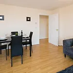 2 Bedroom 3 Bed Apartment Birmingham Conveniently Located Near Solihull Nec City Centre Bhx And Coventry Ideal For Contractors Insurance Stays Business Travelers Landrover Short & Long Stay