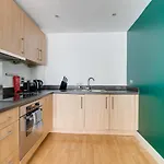 1 Bed Apartment 1 Min Walk To Broad St Very Central!