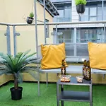 Luxe Place - Netflix & Workspace For 6