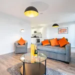 New Build - Luxury Apartment - Huge Balcony - Roof Top Terrace - Digbeth, Birmingham City Centre - Free Netflix, Smart Tv & Alexa