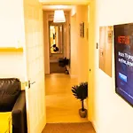 Modern And Cosy Apartment With Free Car Park And Free Wifi !!!