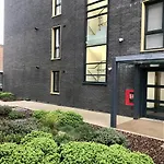 Modern Apartment Near Bullring