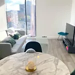 Luxury 2 Bedroom Apartment, Broad Street Birmingham