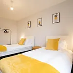 Urban Chic Haven - Central - Parking Included