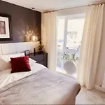 Luxury Business Apartment With Patio By Ah! Living - Birmingham City Centre